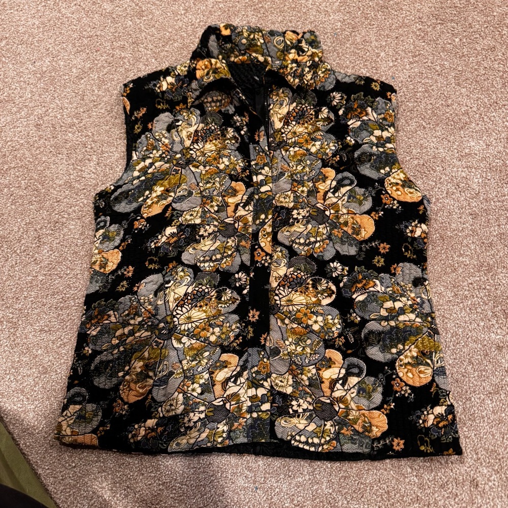 UBU Floral Puffer‎ Vest